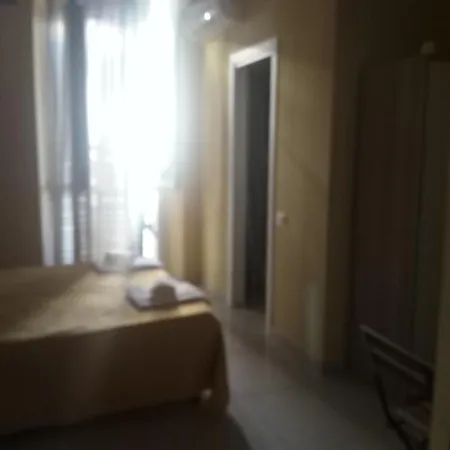 胶囊旅馆 Calle E Tulipani 斯培西亚